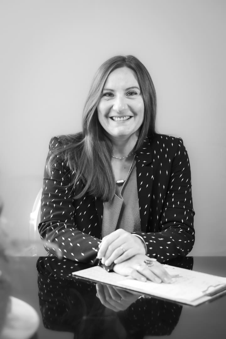 Portrait d’entreprise en noir et blanc.