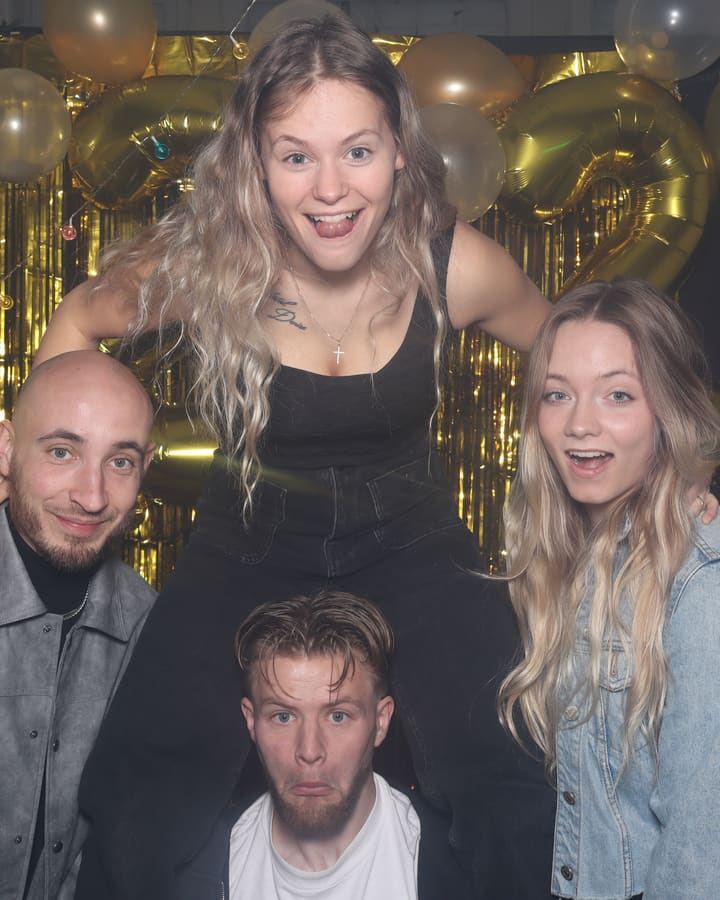 Tirage sorti d’un photobooth lors d’un événement.